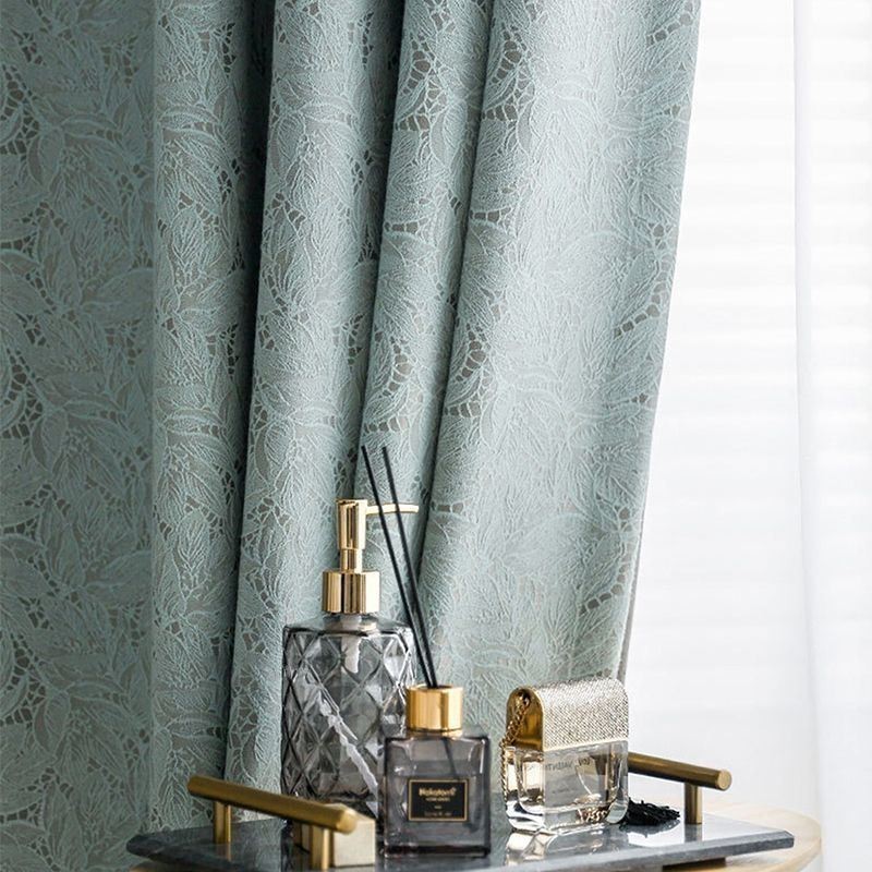 Elegante Verdunkelungsvorhänge Mit Blätterdruck Für Das Wohnzimmer